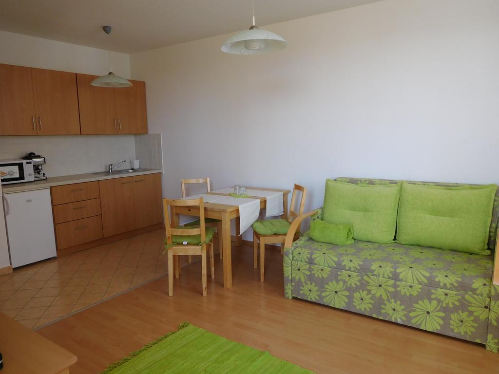 Jade Apartment Hegykő Exteriör bild